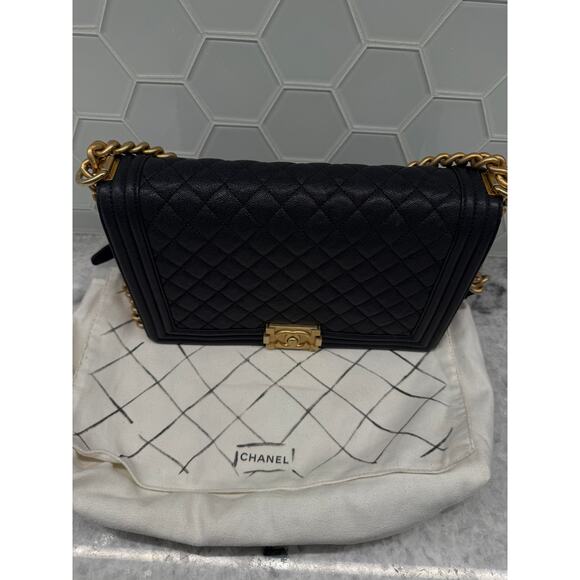 AUTHENTIC Chanel Boy Bag.- Navy Quilted Large - Picture 10 of 13